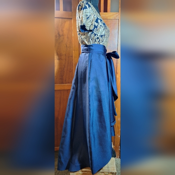 NWT R&M RICHARDS Navy and Gold Maxi Dress - Picture 2 of 10